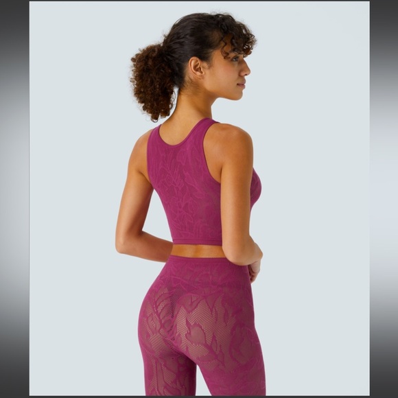 NWT Halara Seamless Flow Cut Out Lace Cropped Tank, OneSize, Violet Quartz - Picture 3 of 6